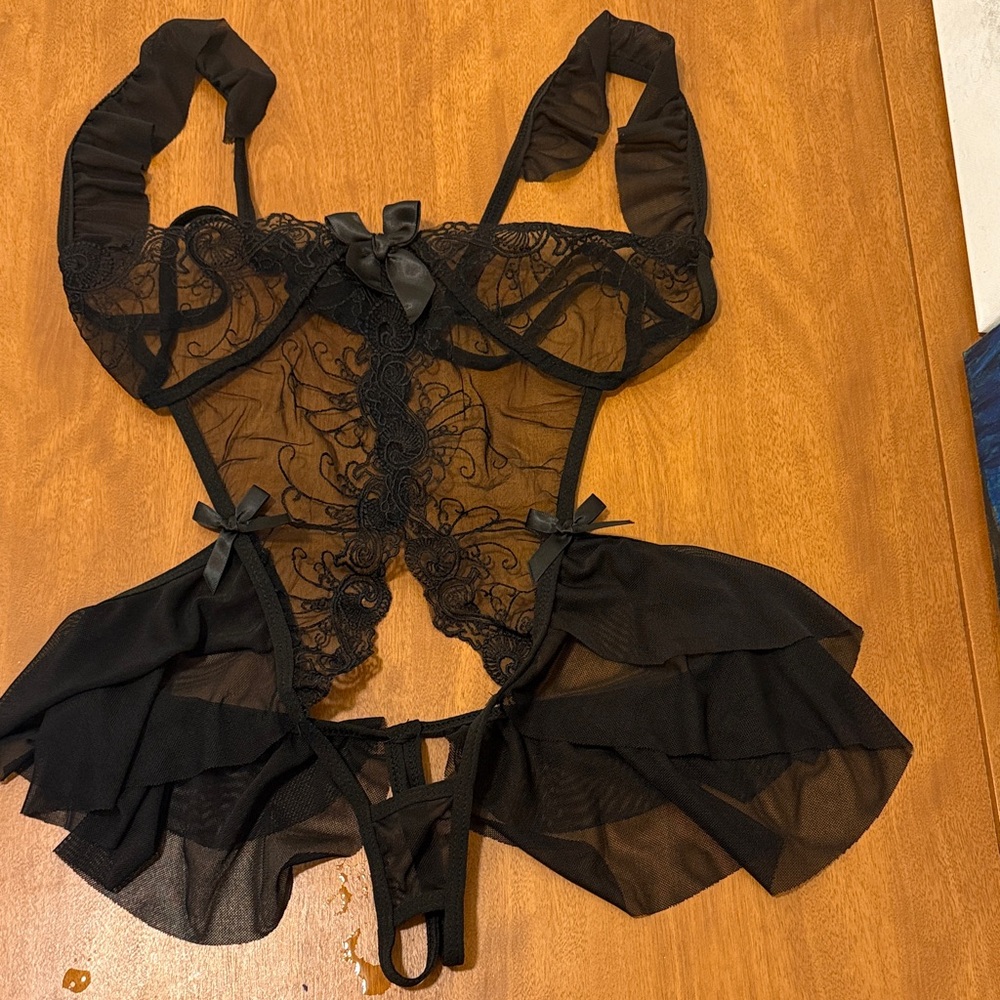 Elegant Black Lace Lingerie Set
